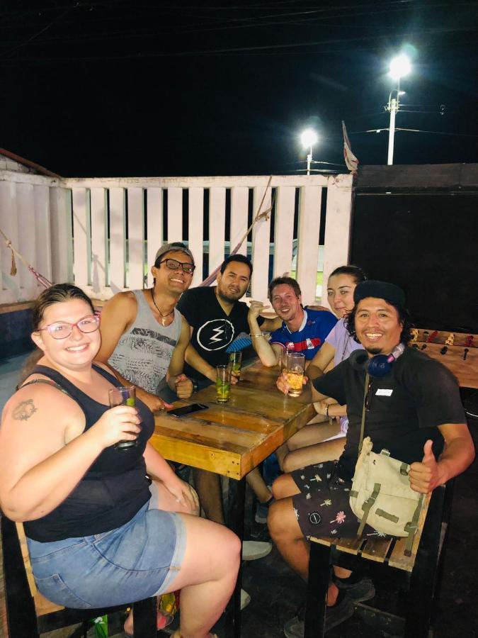 Pointbreak Surf Camp Hostel Huanchaco Bagian luar foto