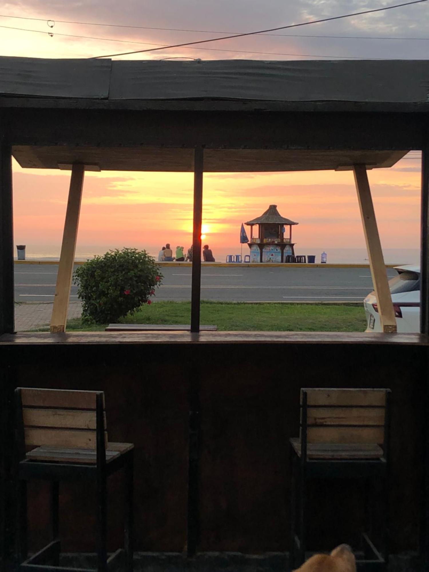 Pointbreak Surf Camp Hostel Huanchaco Bagian luar foto