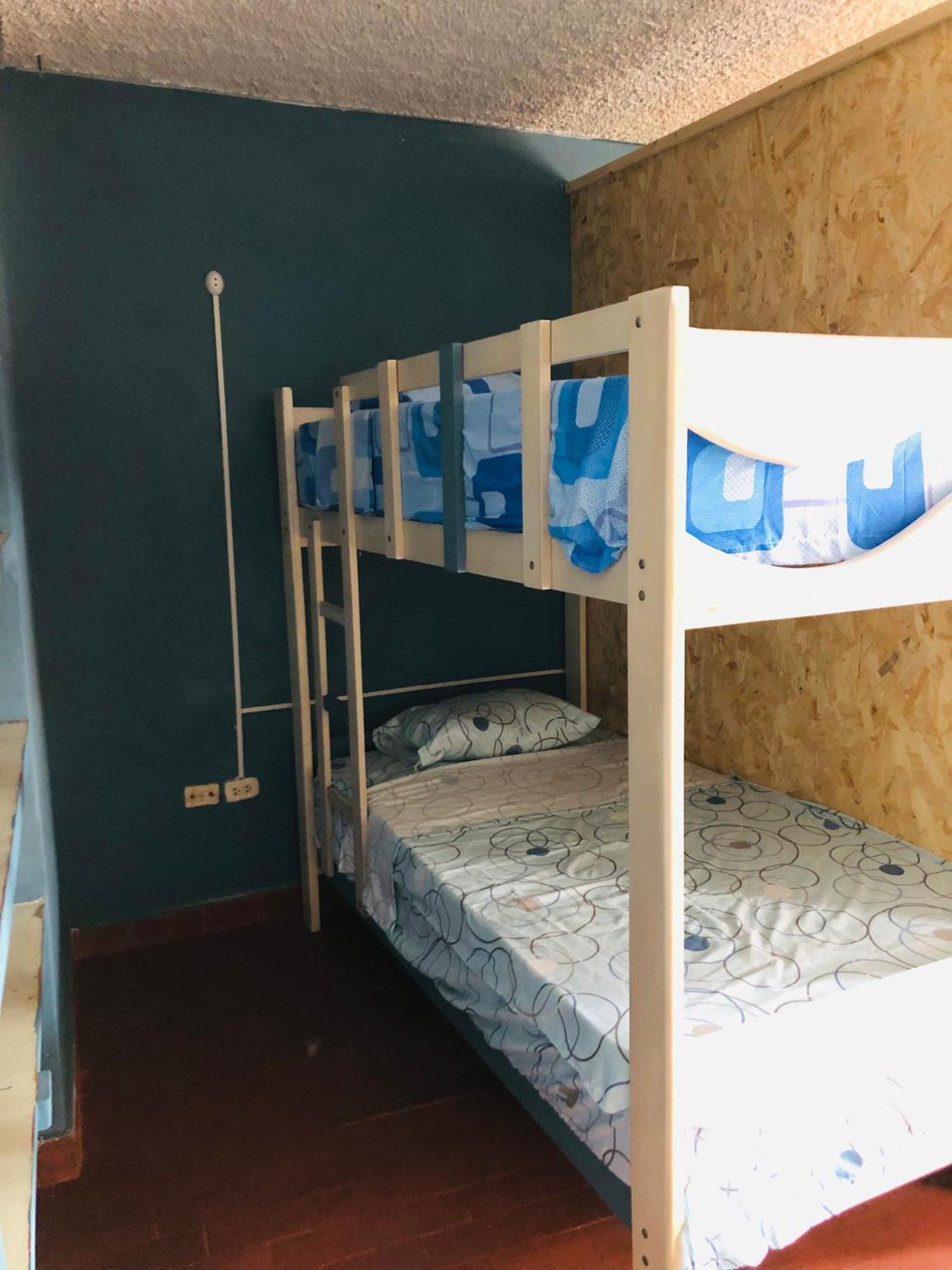 Pointbreak Surf Camp Hostel Huanchaco Bagian luar foto